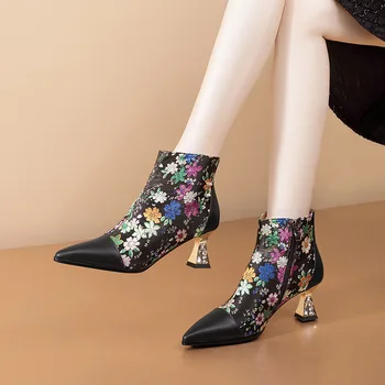 Phoentin Высококачественные ботильоны в этническом стиле женская обувь с вышивкой в стиле пэчворк с острым носком и кристаллами на высоком каблуке Размер коротких ботинок 42 FT2822